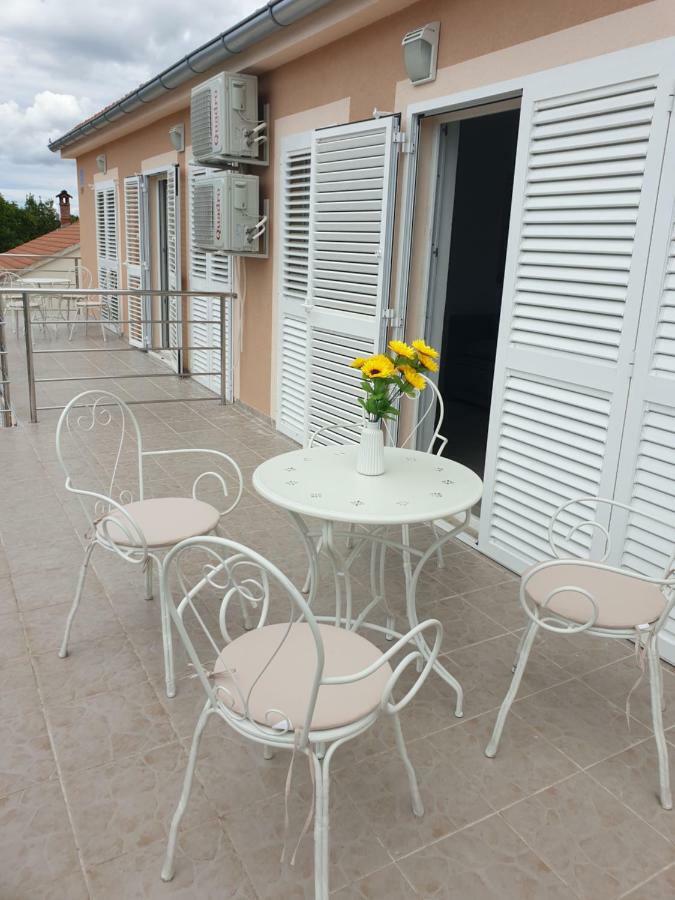 זאדאר Apartments Nella מראה חיצוני תמונה