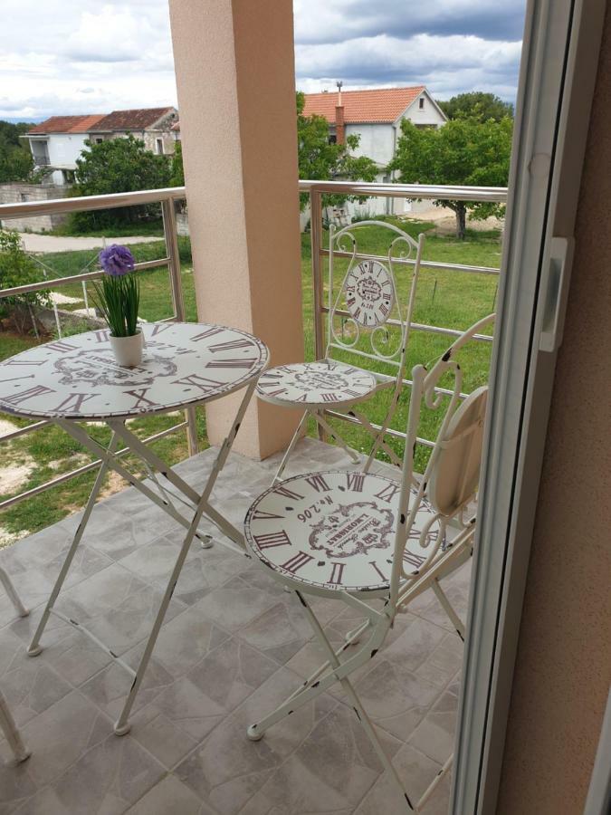 זאדאר Apartments Nella מראה חיצוני תמונה